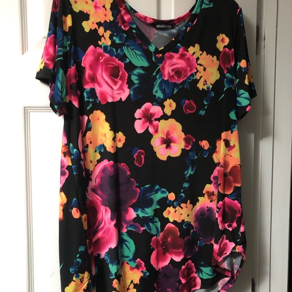 Women’s Top - Picture 1 of 5